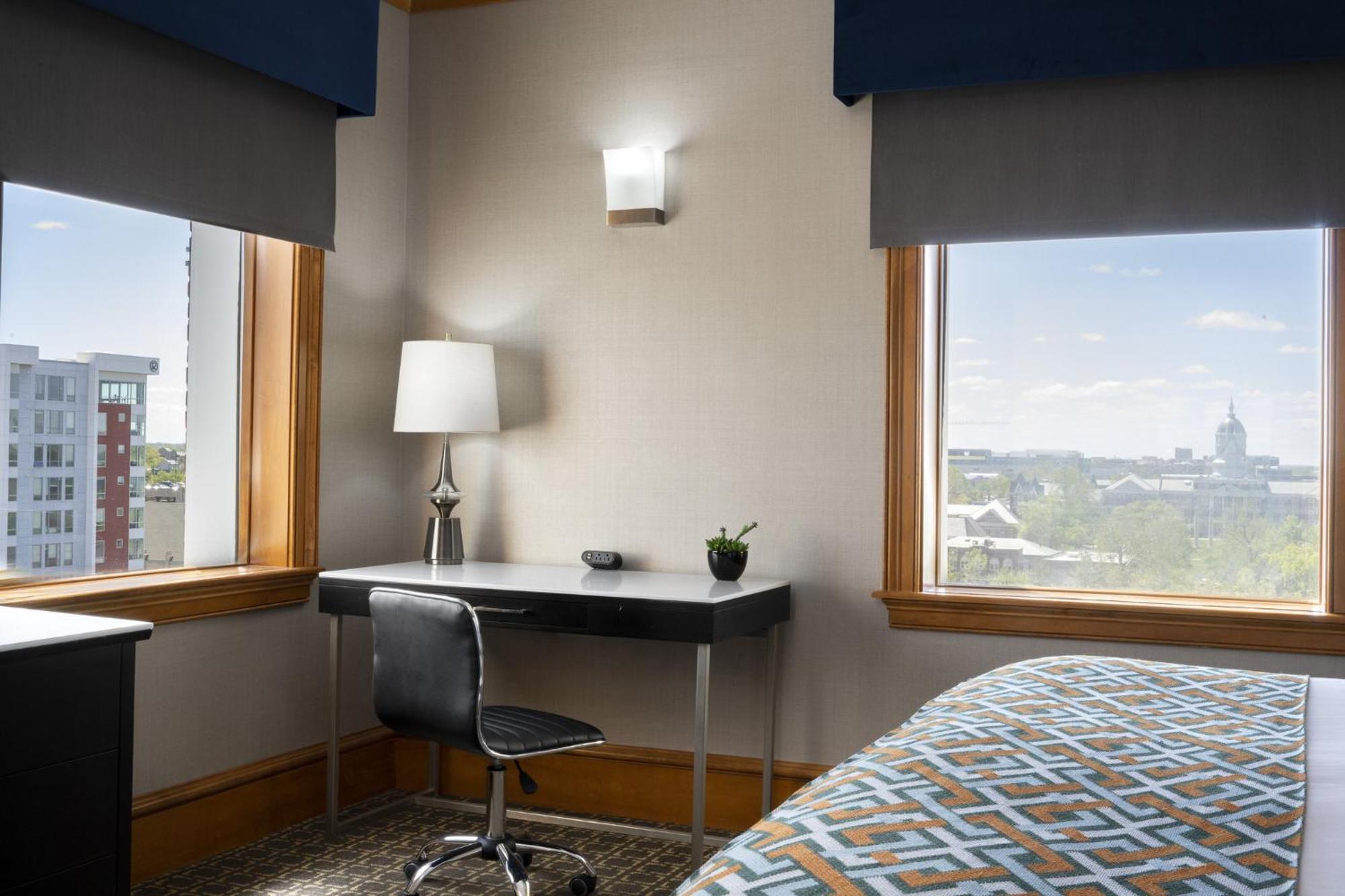 Voco The Tiger Hotel, Columbia, Mo By Ihg Экстерьер фото