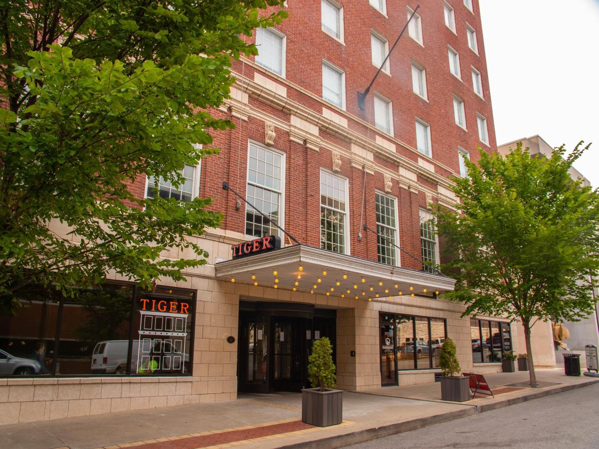 Voco The Tiger Hotel, Columbia, Mo By Ihg Экстерьер фото